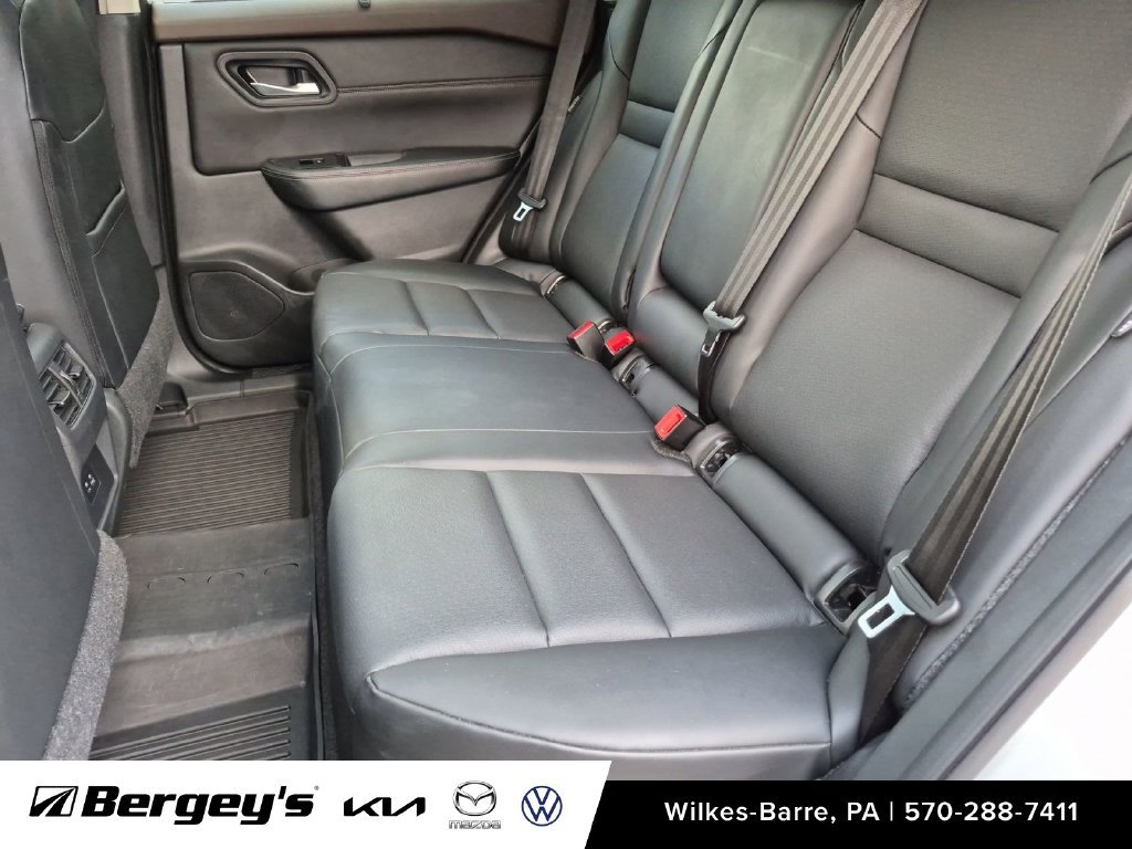 Used 2023 Nissan Rogue SV w/ SV Premium B Package AWD/4WD image 32