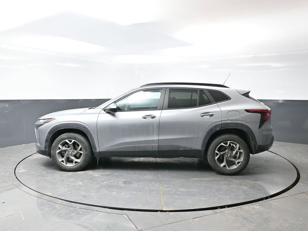 Used 2024 Chevrolet Trax LT w/ Driver Confidence Package image 4