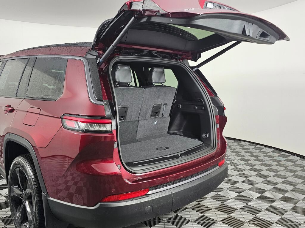 New 2026 Jeep Grand Cherokee L Limited w/ Limited Altitude Package image 14