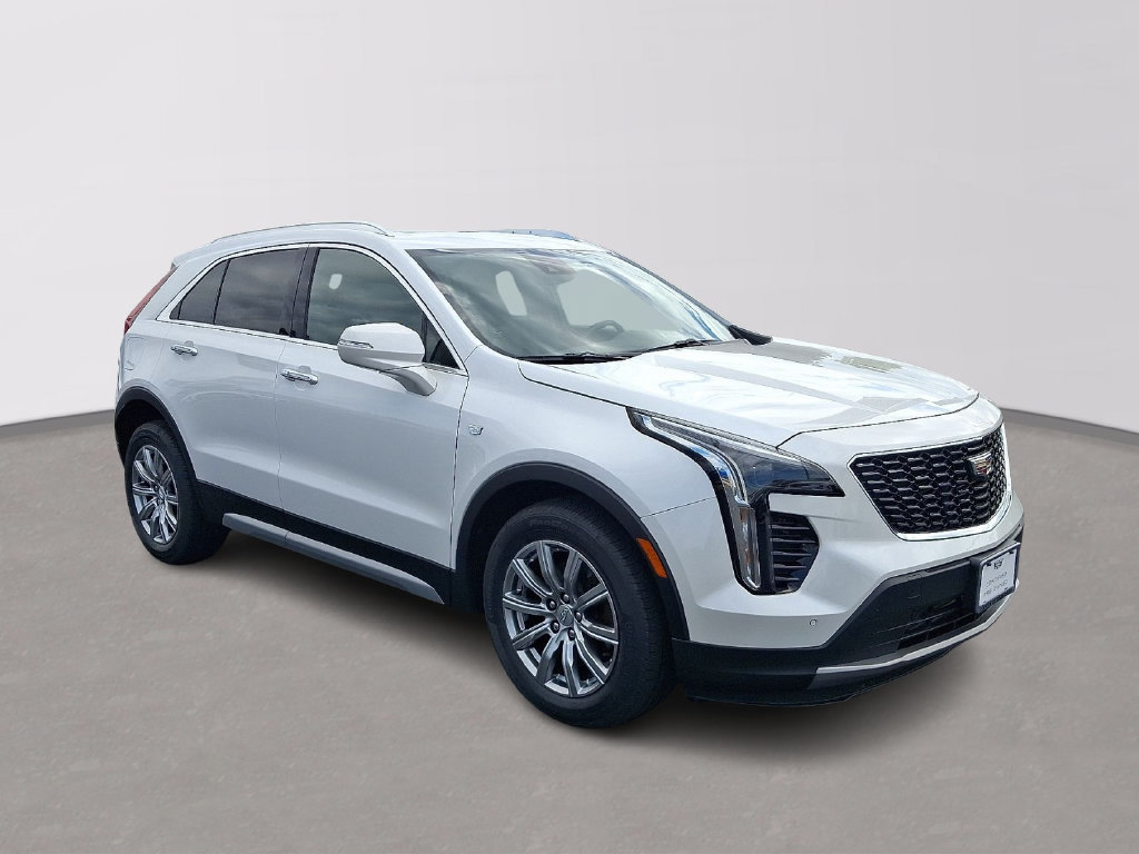 Certified 2023 Cadillac XT4 Premium Luxury w/ Cold Weather Package FWD image 3