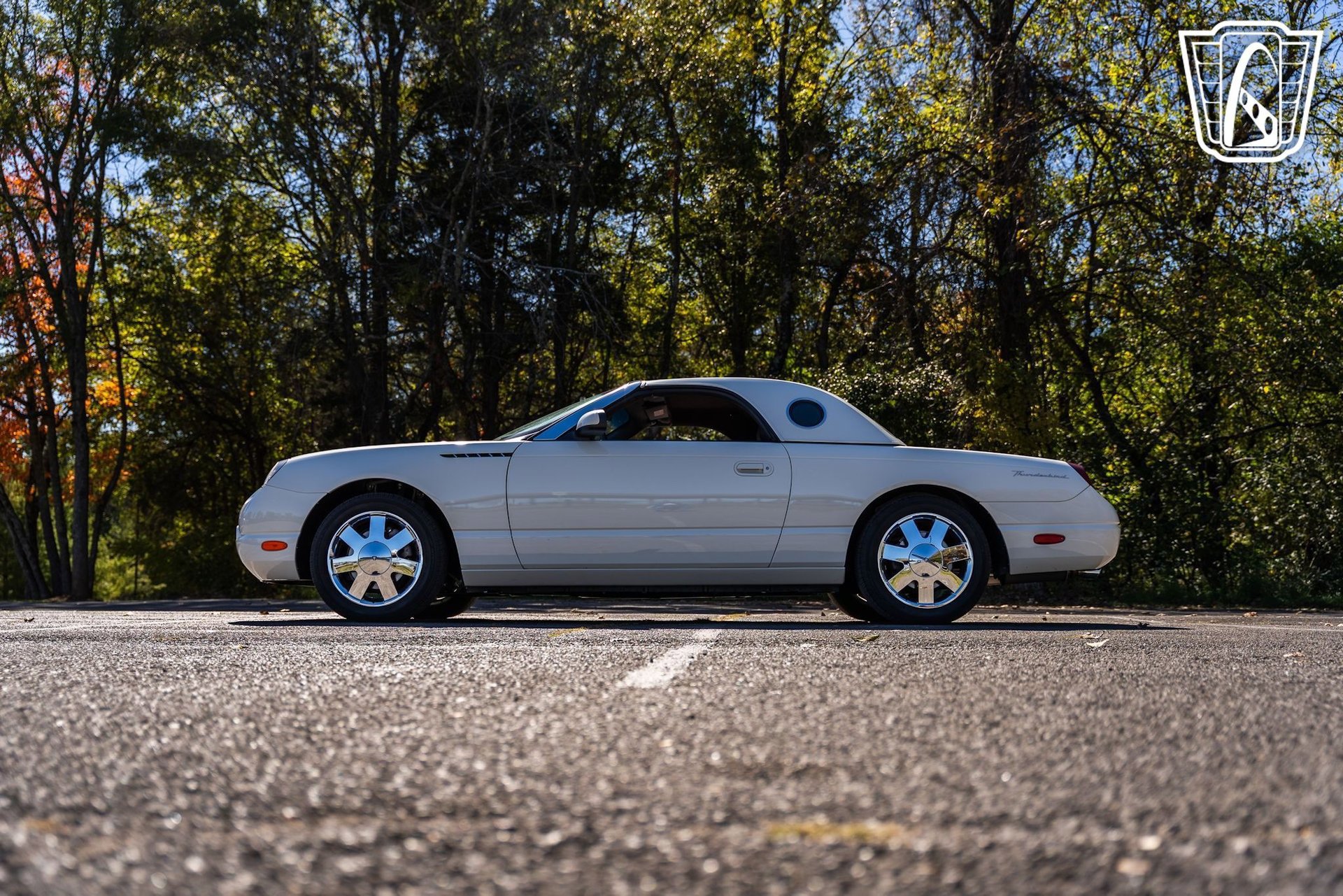 Used 2002 Ford Thunderbird image 10