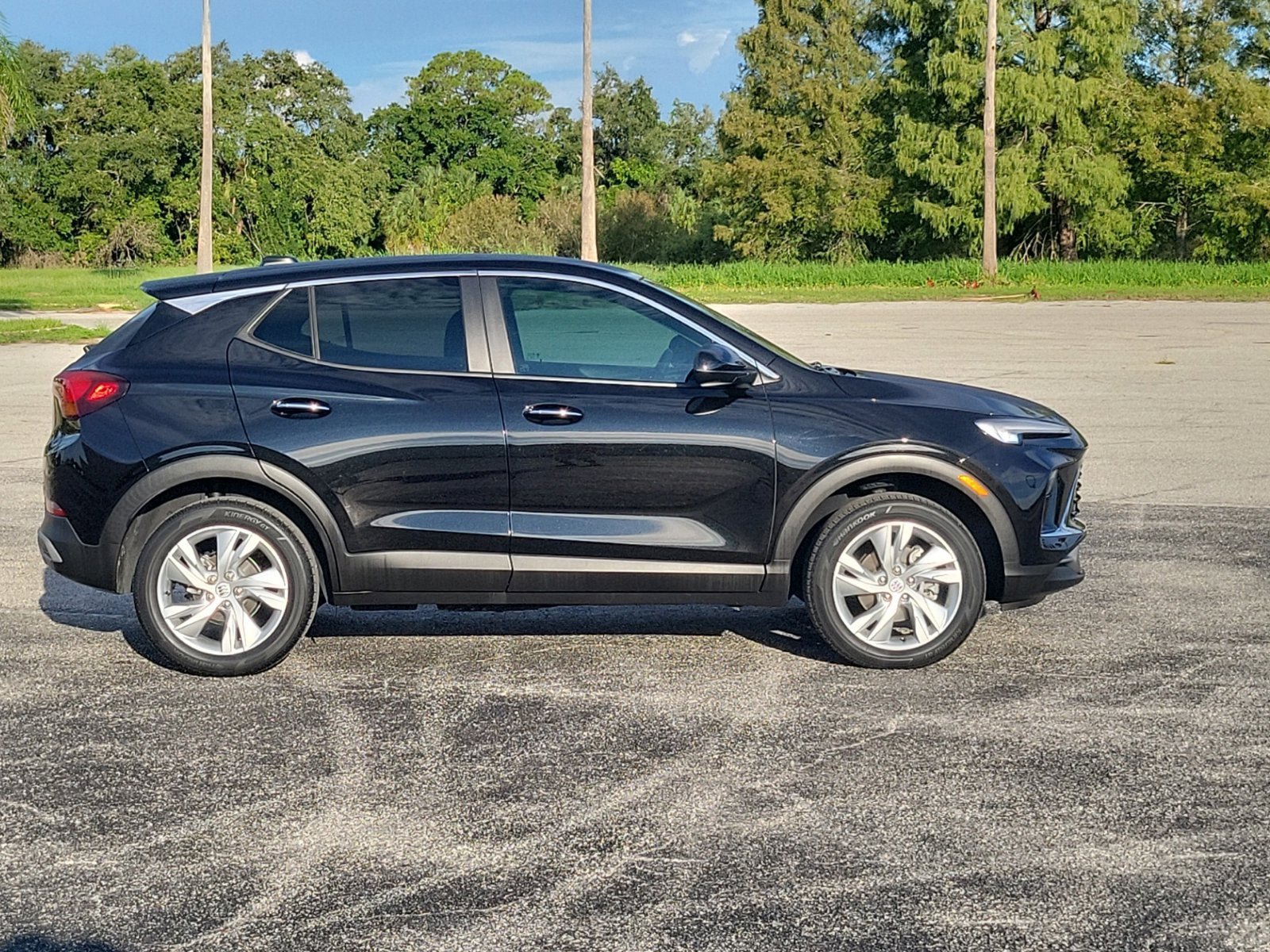 Certified 2024 Buick Encore GX Preferred w/ Comfort Package AWD/4WD image 6