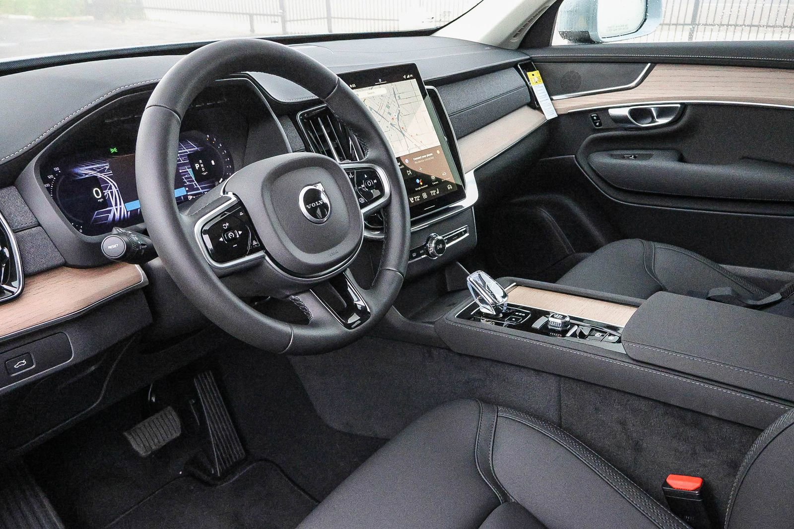 New 2026 Volvo XC90 B5 Core image 28