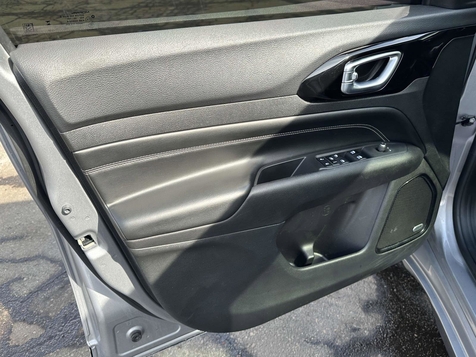 Used 2023 Jeep Compass High Altitude image 16