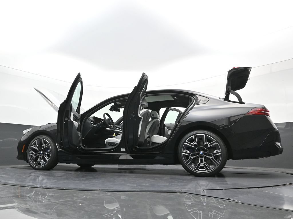 New 2026 BMW 550e xDrive w/ Executive Package AWD/4WD image 42