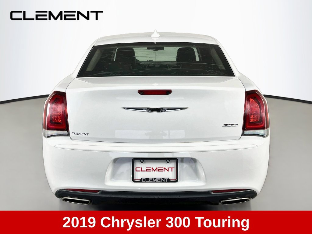 Used 2019 Chrysler 300 Touring w/ Sport Appearance Package RWD image 8