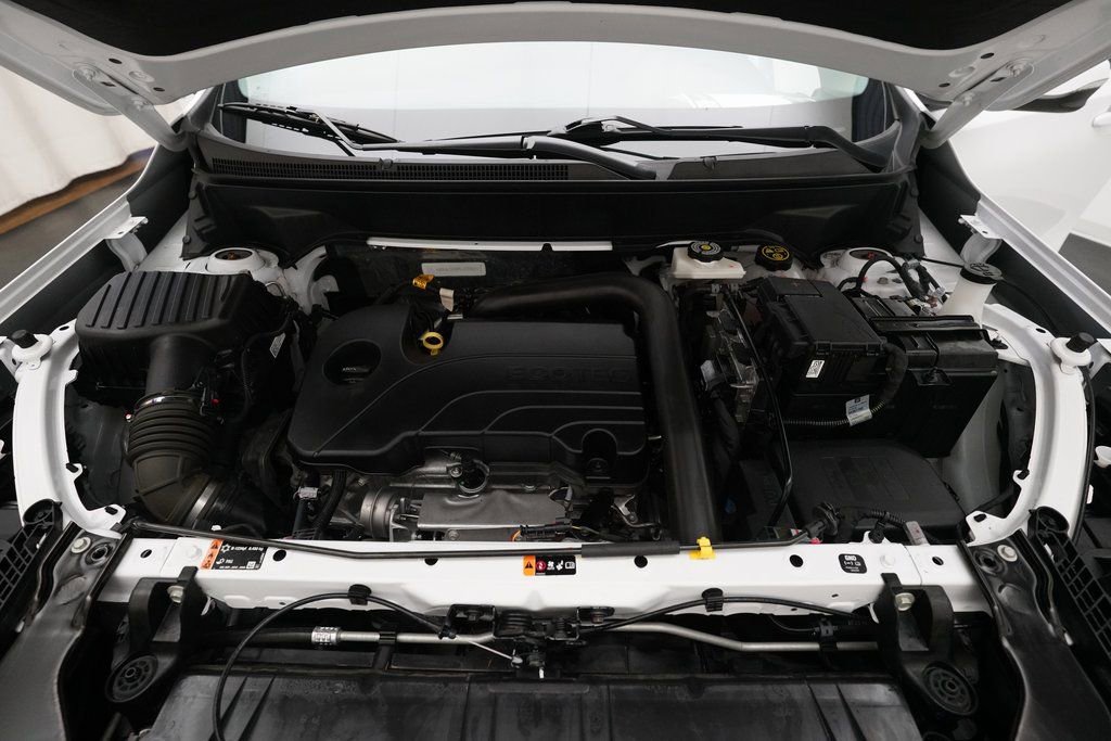 Used 2023 GMC Terrain SLE w/ Driver Convenience Package image 3