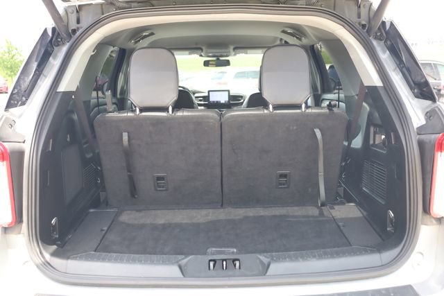 Used 2023 Ford Explorer Limited AWD/4WD image 25