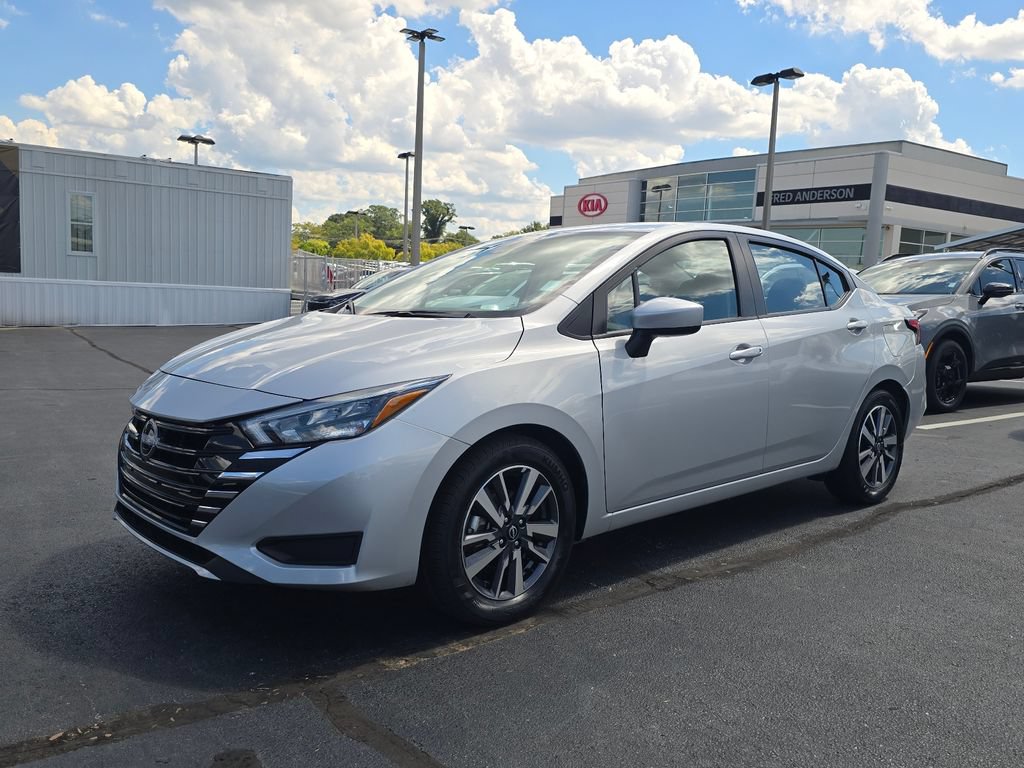 Used 2025 Nissan Versa SV FWD image 7