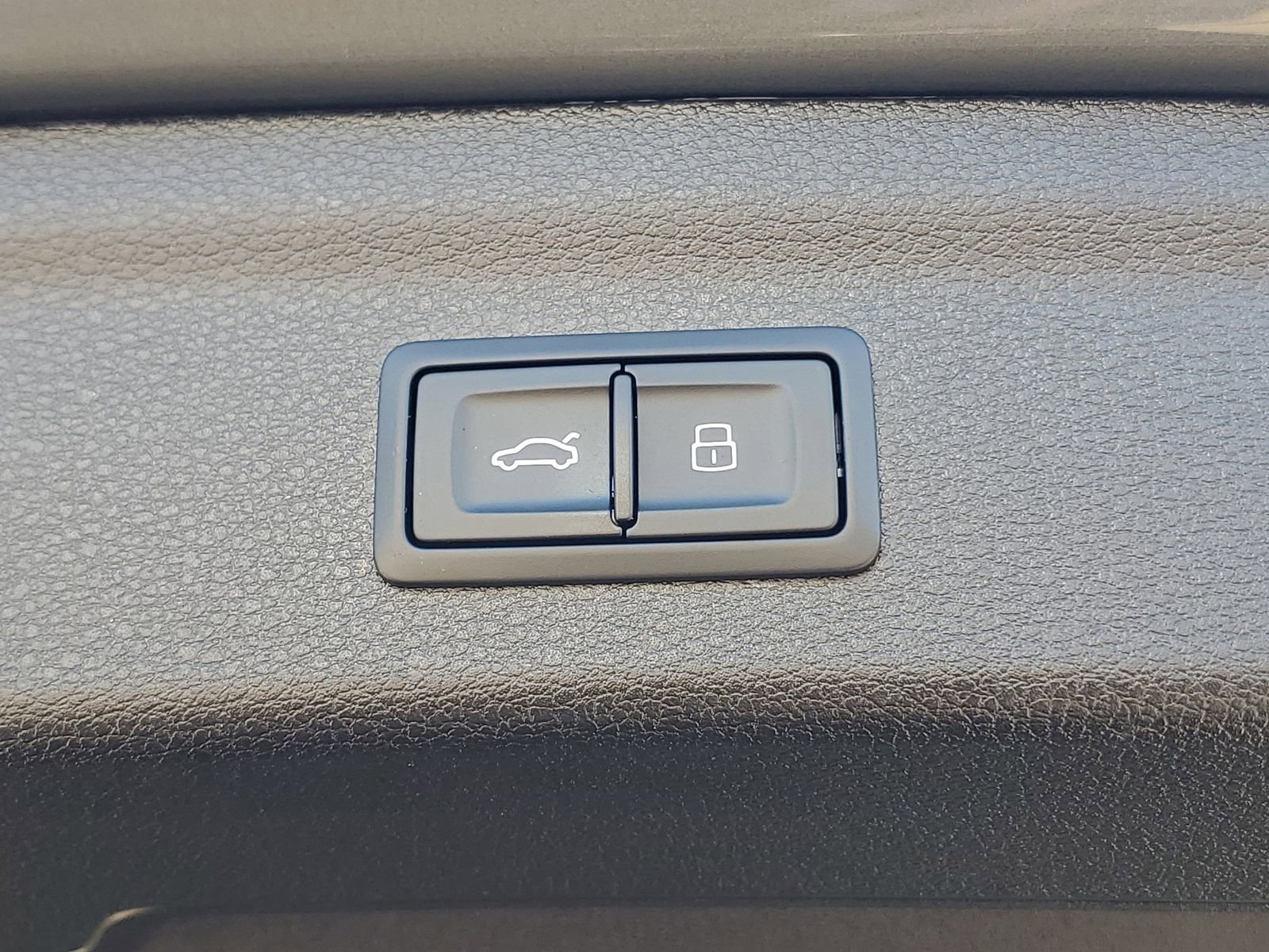 Used 2025 Audi Q3 2.0T Premium w/ Convenience Package image 10