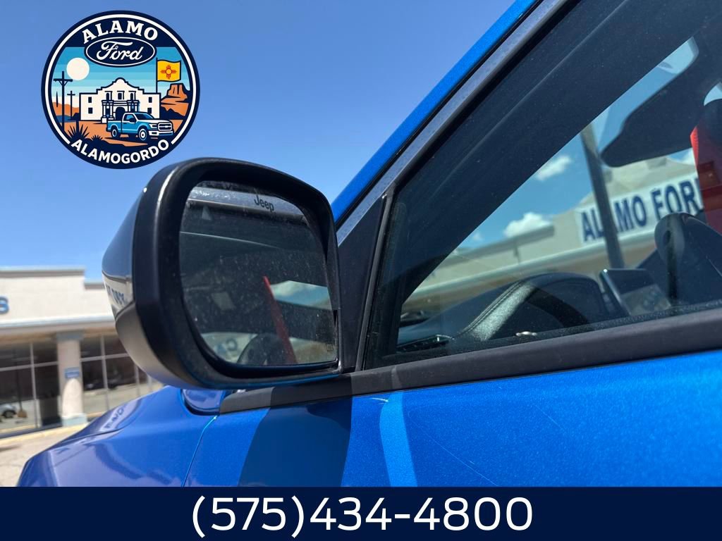 Used 2024 Jeep Compass Latitude image 3