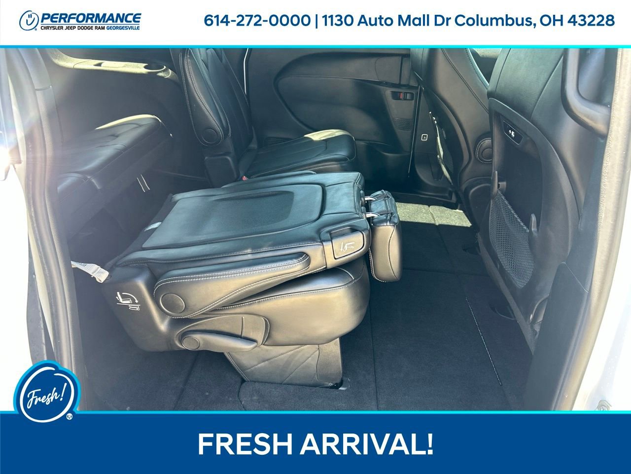 Used 2025 Chrysler Pacifica Select FWD image 11
