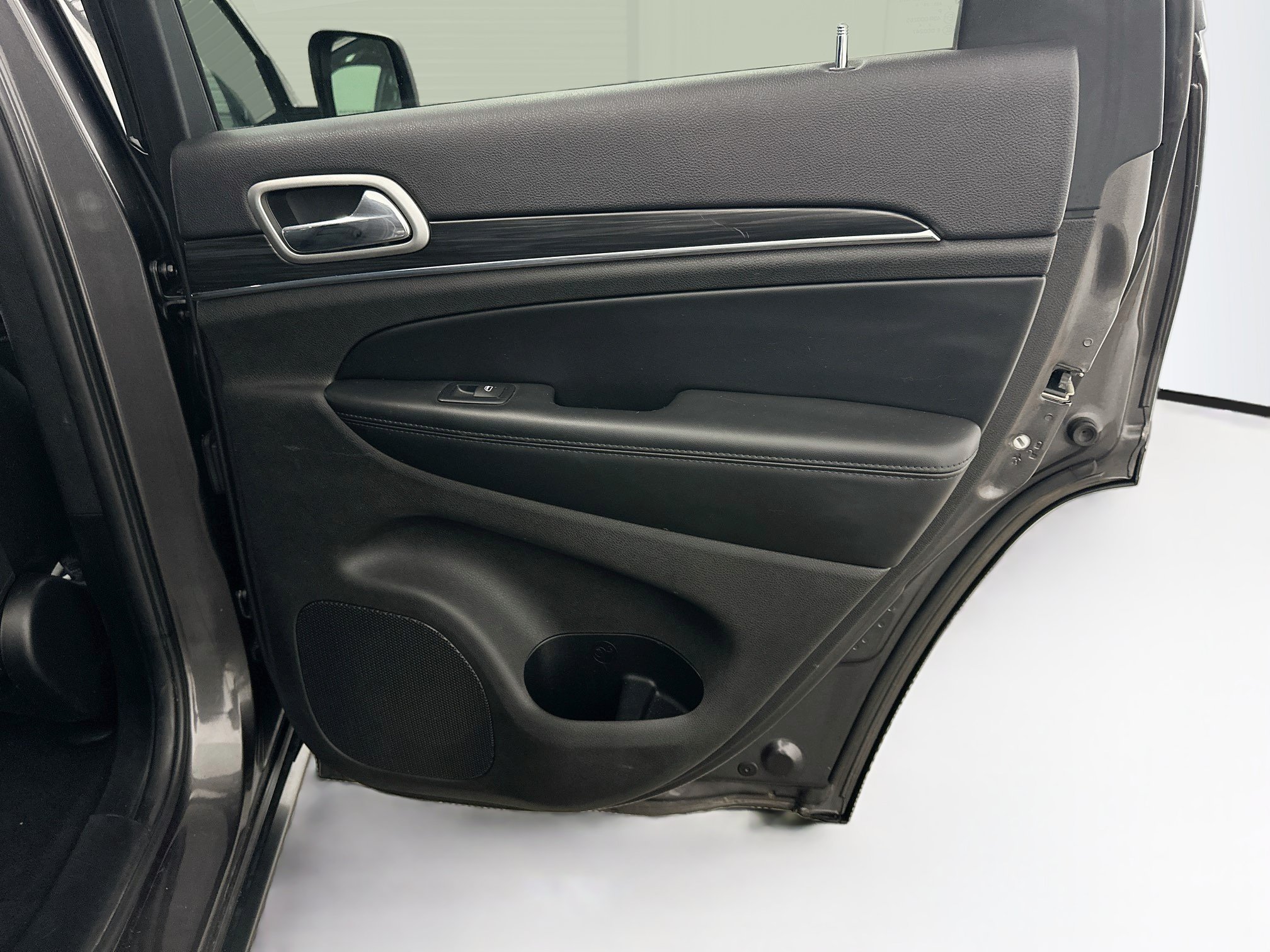 Used 2019 Jeep Grand Cherokee Limited AWD/4WD image 33