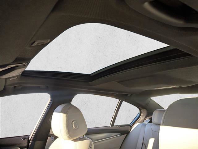 Used 2017 BMW 540i xDrive image 15