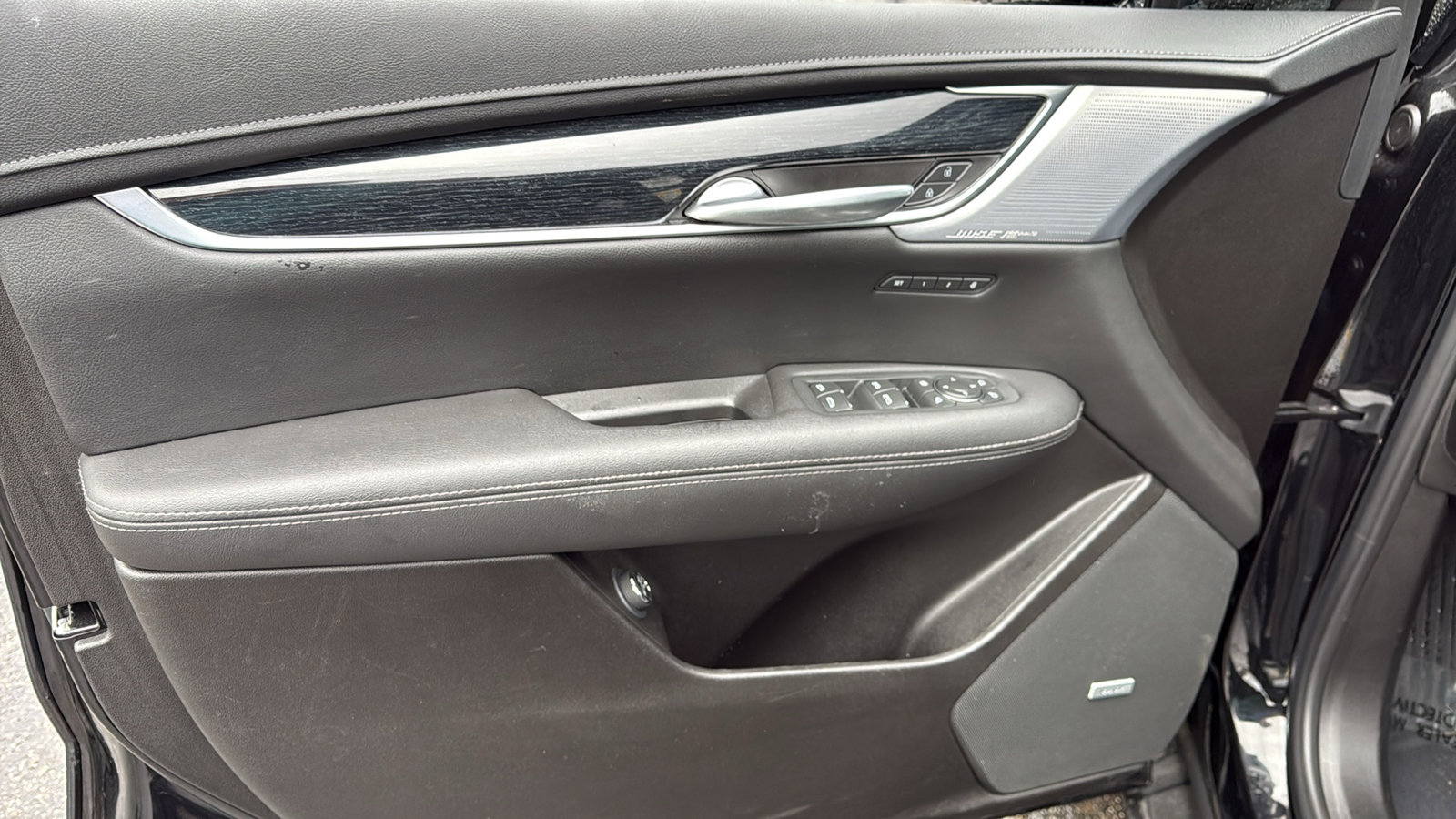 Used 2025 Cadillac XT5 Premium Luxury image 10