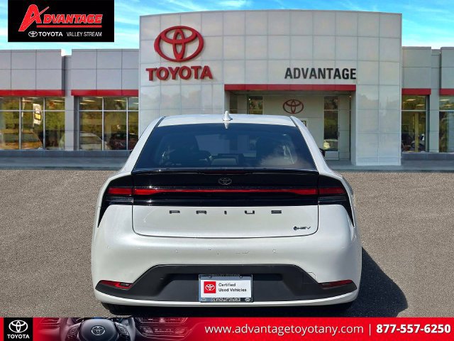 Used 2023 Toyota Prius LE AWD/4WD image 8