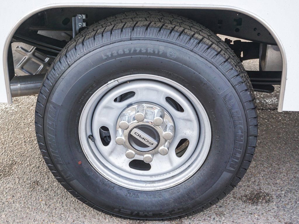 New 2024 Ford F250 XL w/ XL Chrome Package image 10