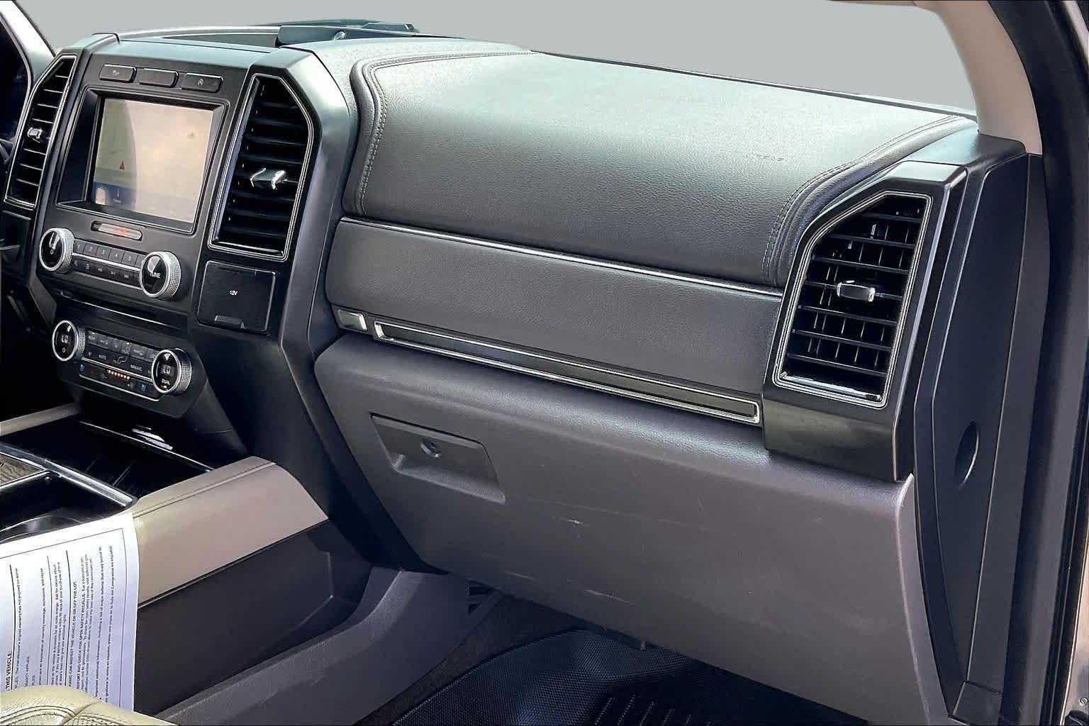 Used 2018 Ford Expedition Max Limited RWD image 18