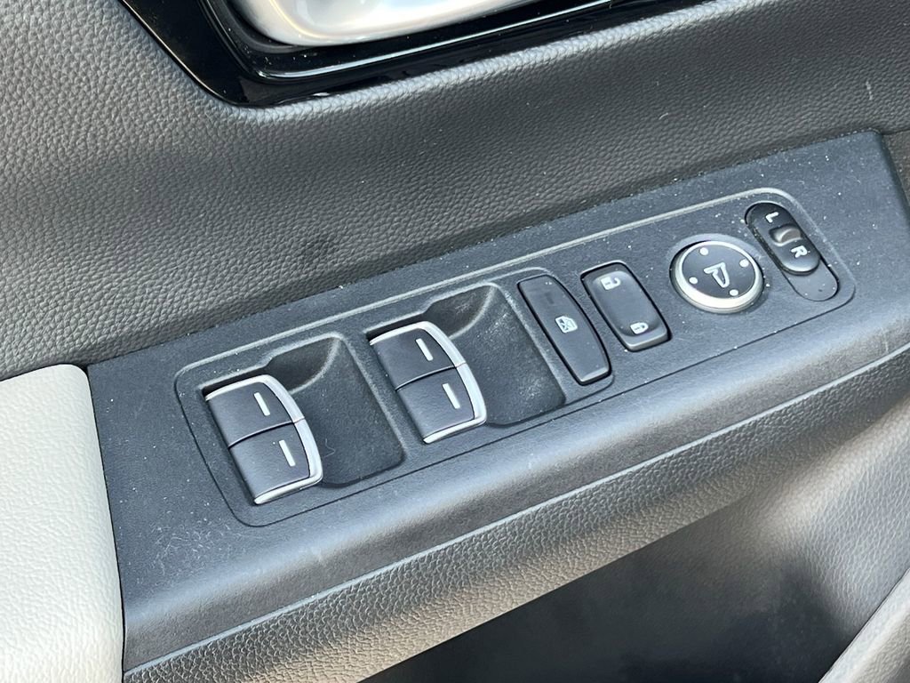 Used 2023 Honda CR-V EX-L image 9