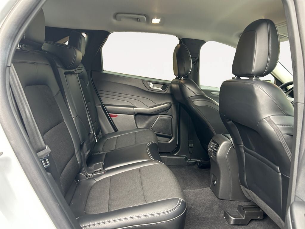 Used 2025 Ford Escape SE FWD image 23