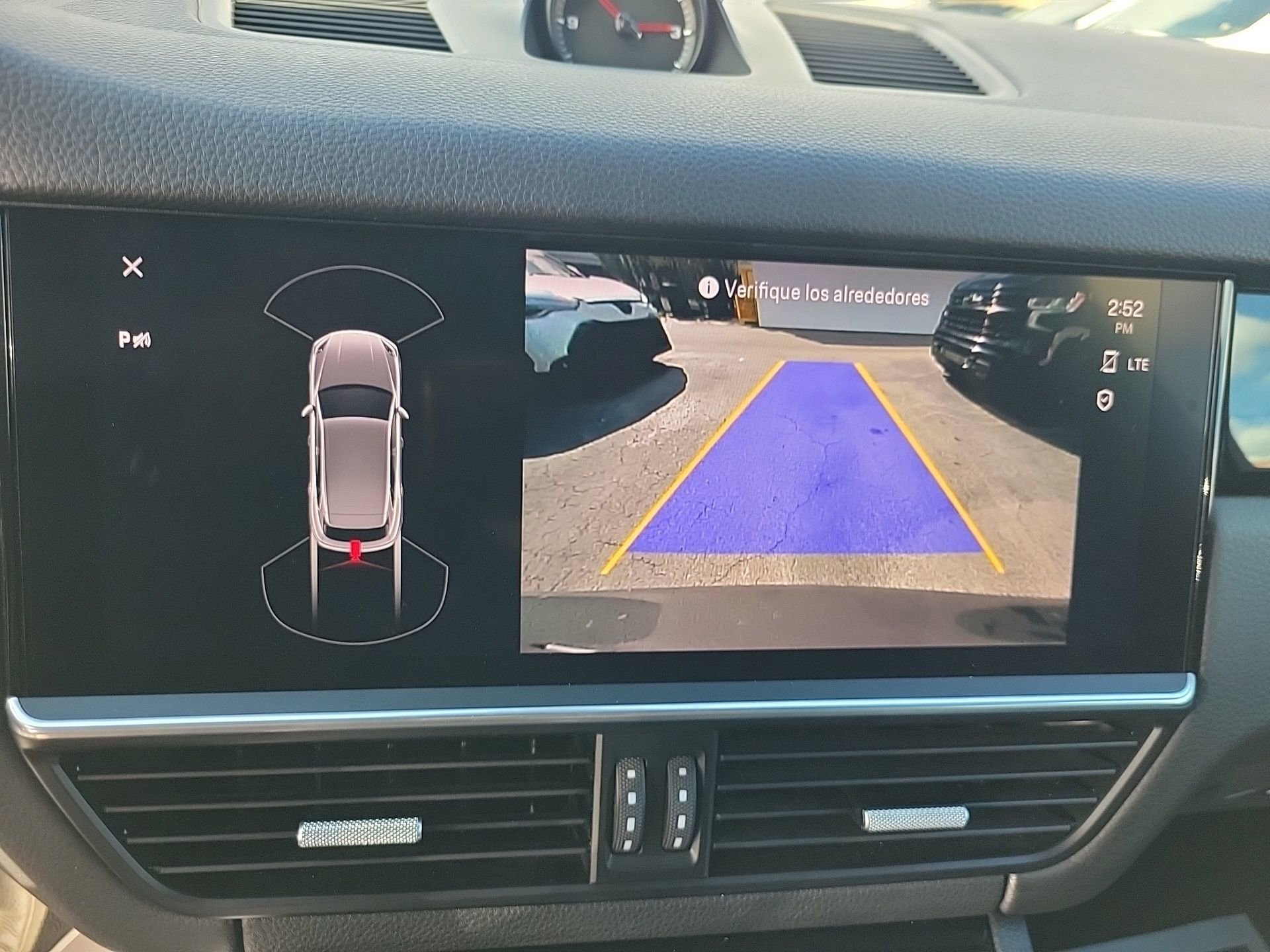 Used 2022 Porsche Cayenne image 35