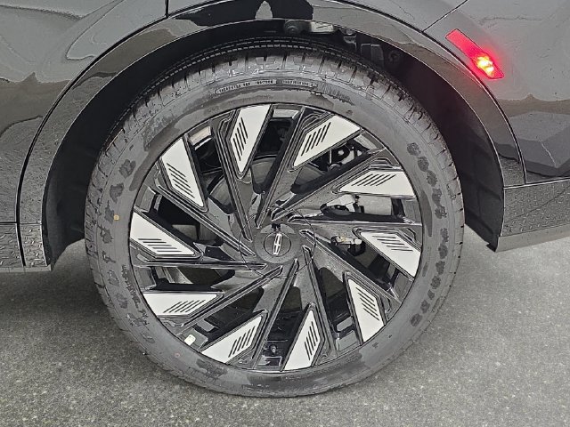 New 2026 Lincoln Nautilus Reserve AWD/4WD image 30