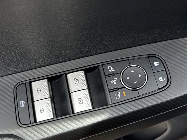 Used 2024 Mitsubishi Outlander SE Black Edition image 23