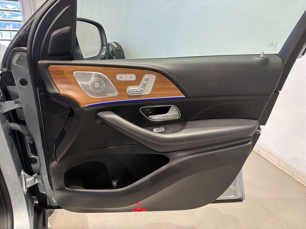 Used 2022 Mercedes-Benz GLE 450 4MATIC w/ AMG Line Exterior image 41