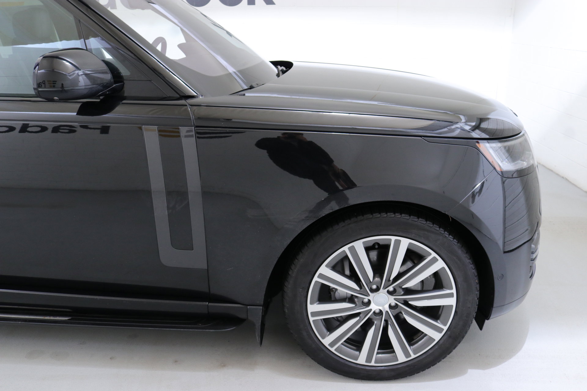 Used 2023 Land Rover Range Rover SE image 10