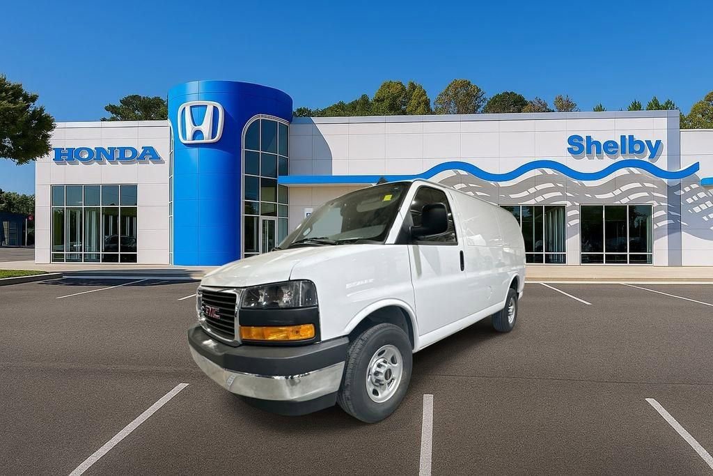 Used 2024 GMC Savana 2500 w/ Driver Convenience Package image 4