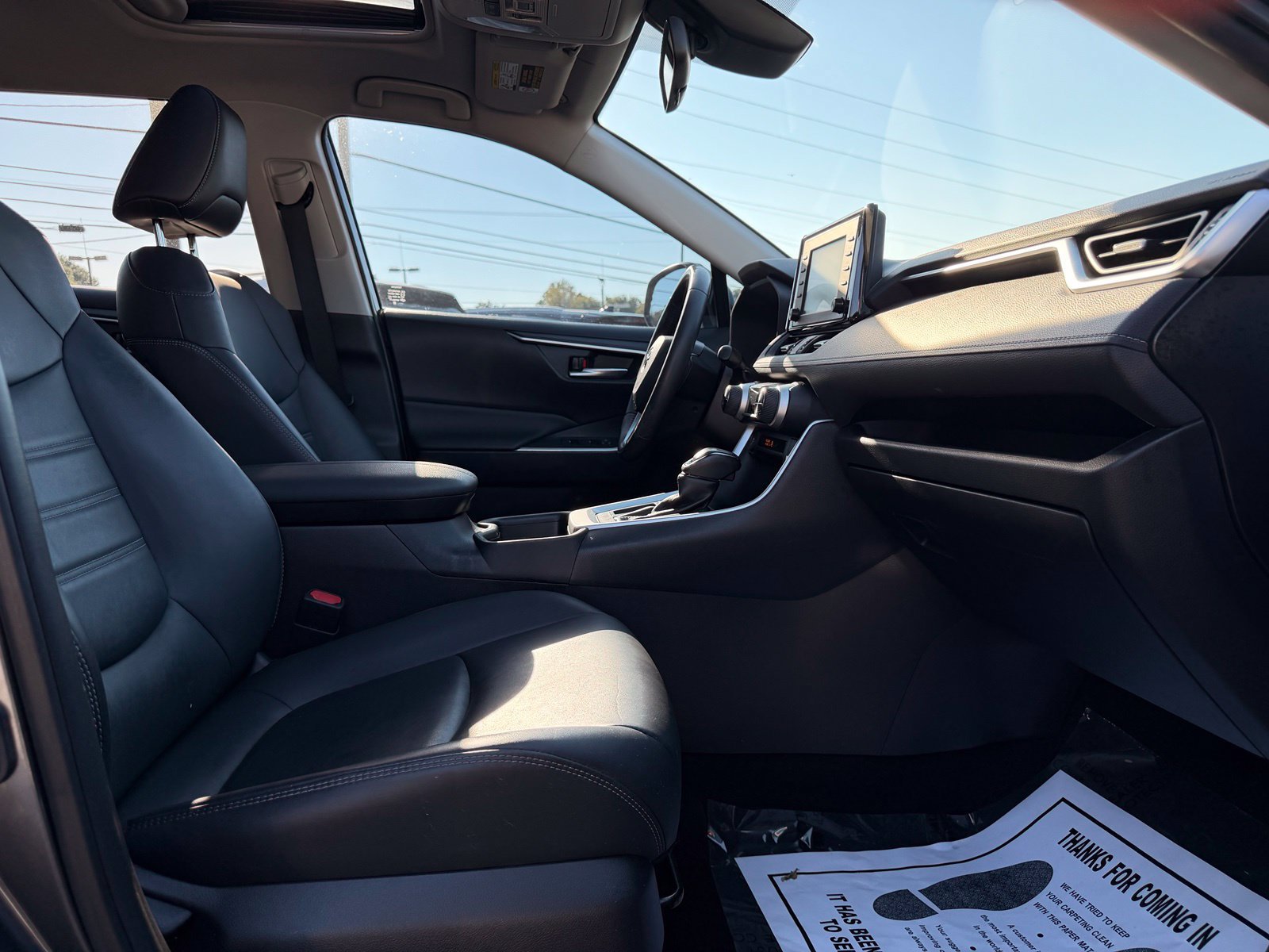 Used 2019 Toyota RAV4 XLE Premium FWD image 36