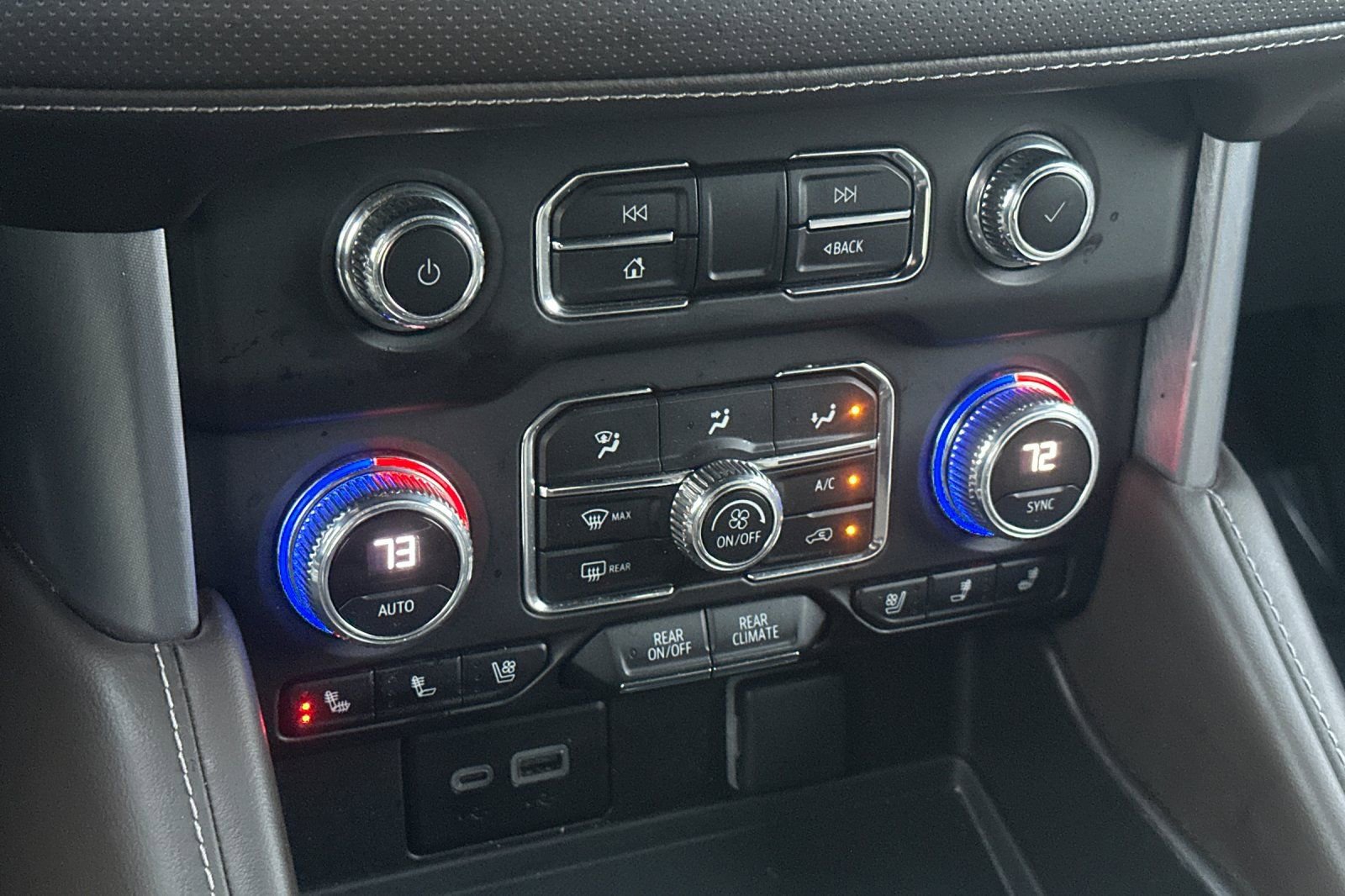 Used 2023 GMC Yukon SLT image 25