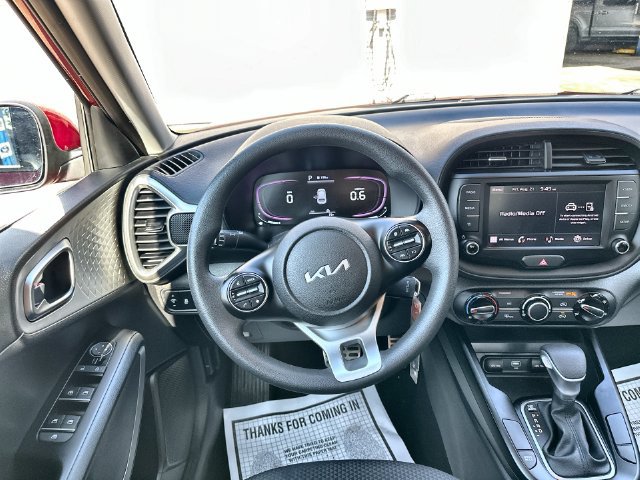 Used 2023 Kia Soul LX w/ LX Technology Package FWD image 14