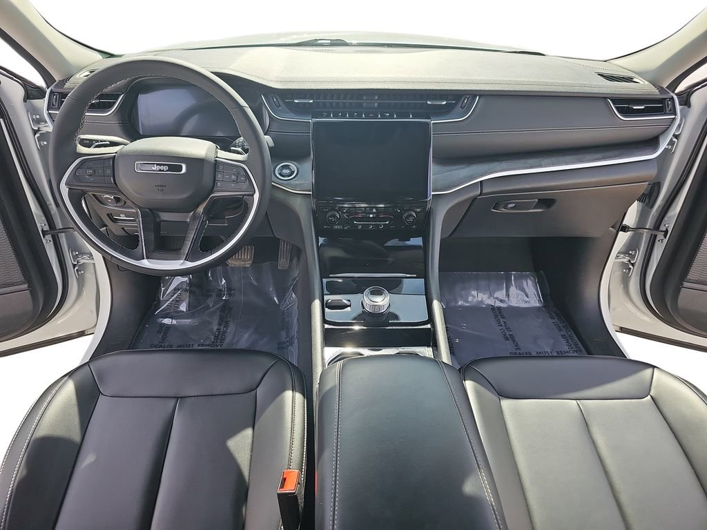 Certified 2023 Jeep Grand Cherokee L Limited w/ Luxury Tech Group II AWD/4WD image 9