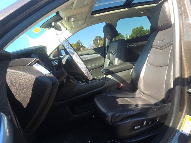 Used 2019 Cadillac XT5 Luxury AWD/4WD image 25