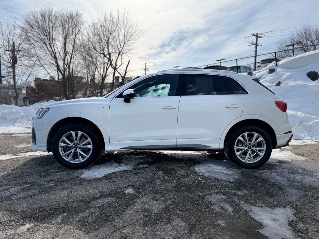 Used 2025 Audi Q3 2.0T Premium image 3