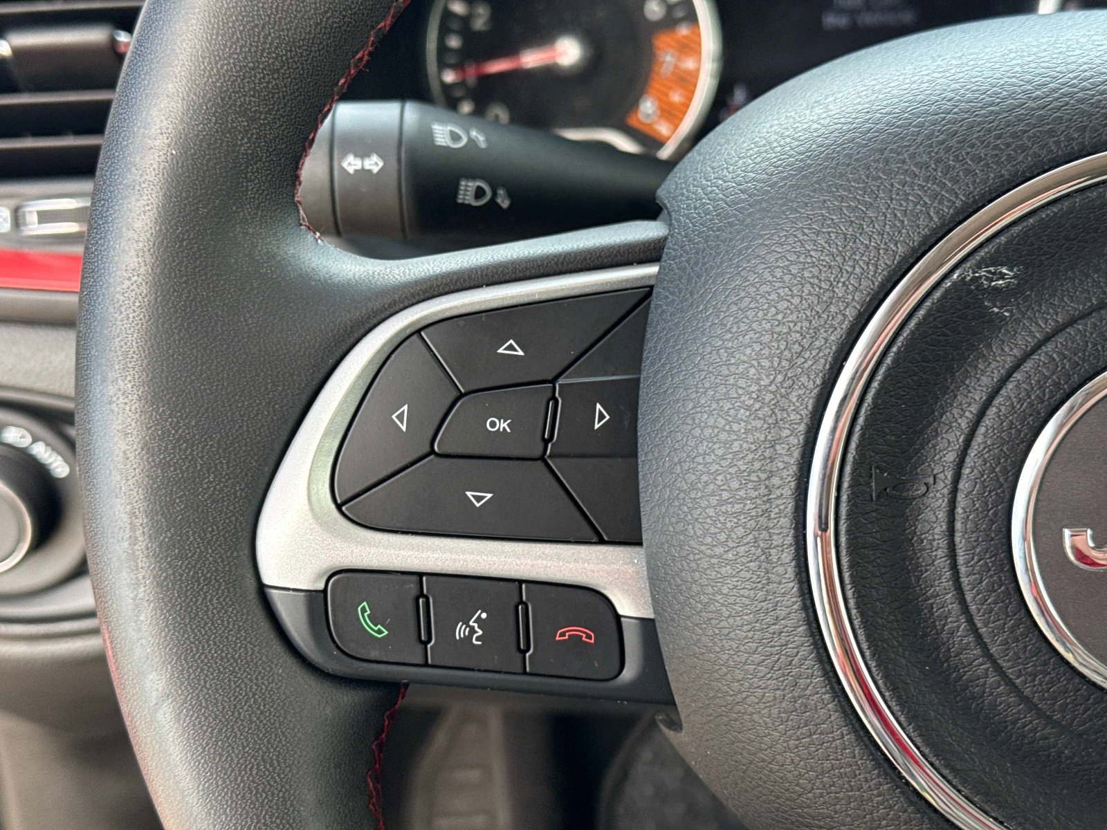 Used 2023 Jeep Renegade Trailhawk image 30