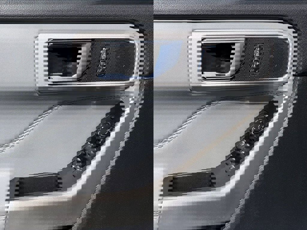 Certified 2022 Ford Explorer XLT w/ Equipment Group 202A image 17