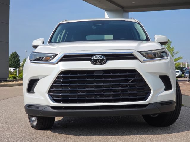 Used 2024 Toyota Grand Highlander AWD image 3