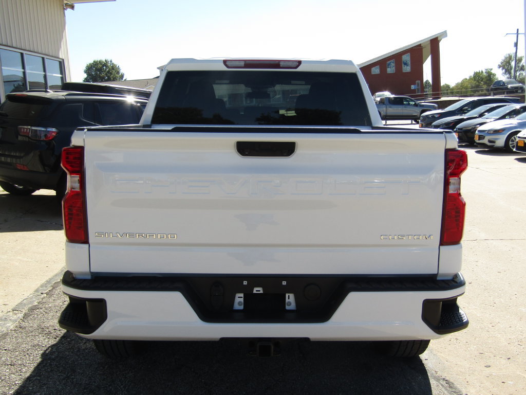 Used 2024 Chevrolet Silverado 1500 Custom AWD/4WD image 4