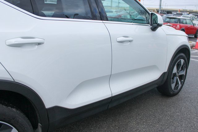 Used 2025 Volvo XC40 B5 Plus image 51