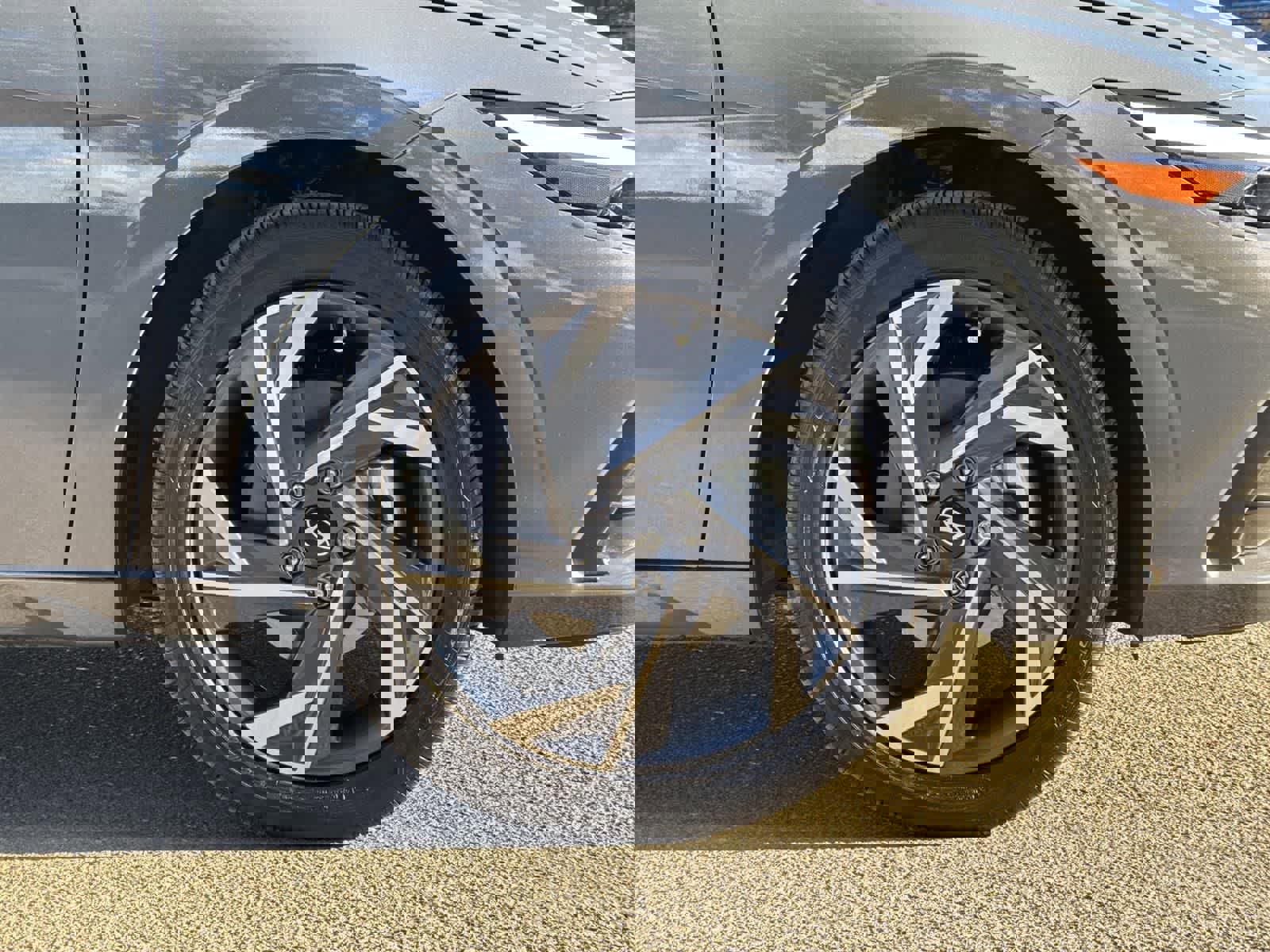 Certified 2025 Hyundai Elantra SEL image 39