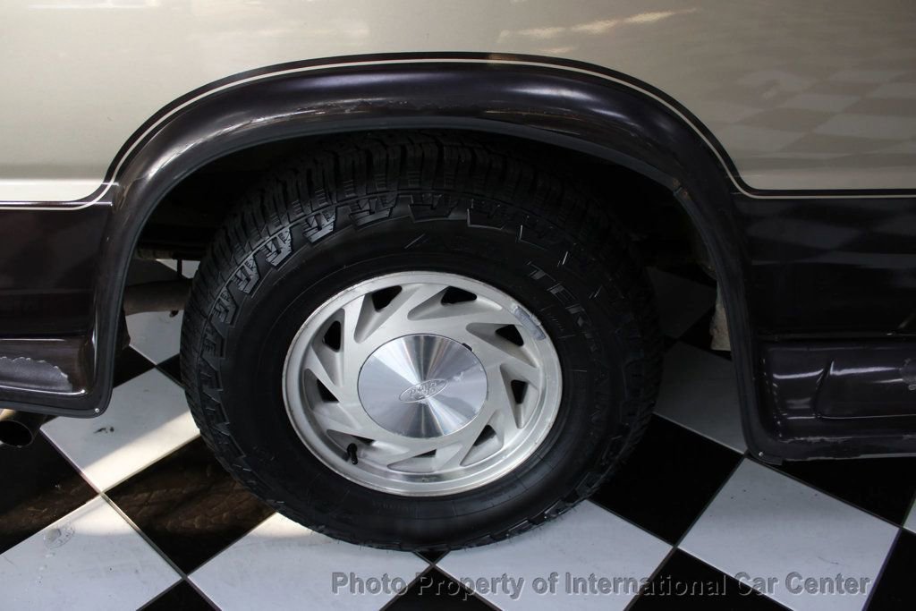 Used 2000 Ford E-150 and Econoline 150 image 32