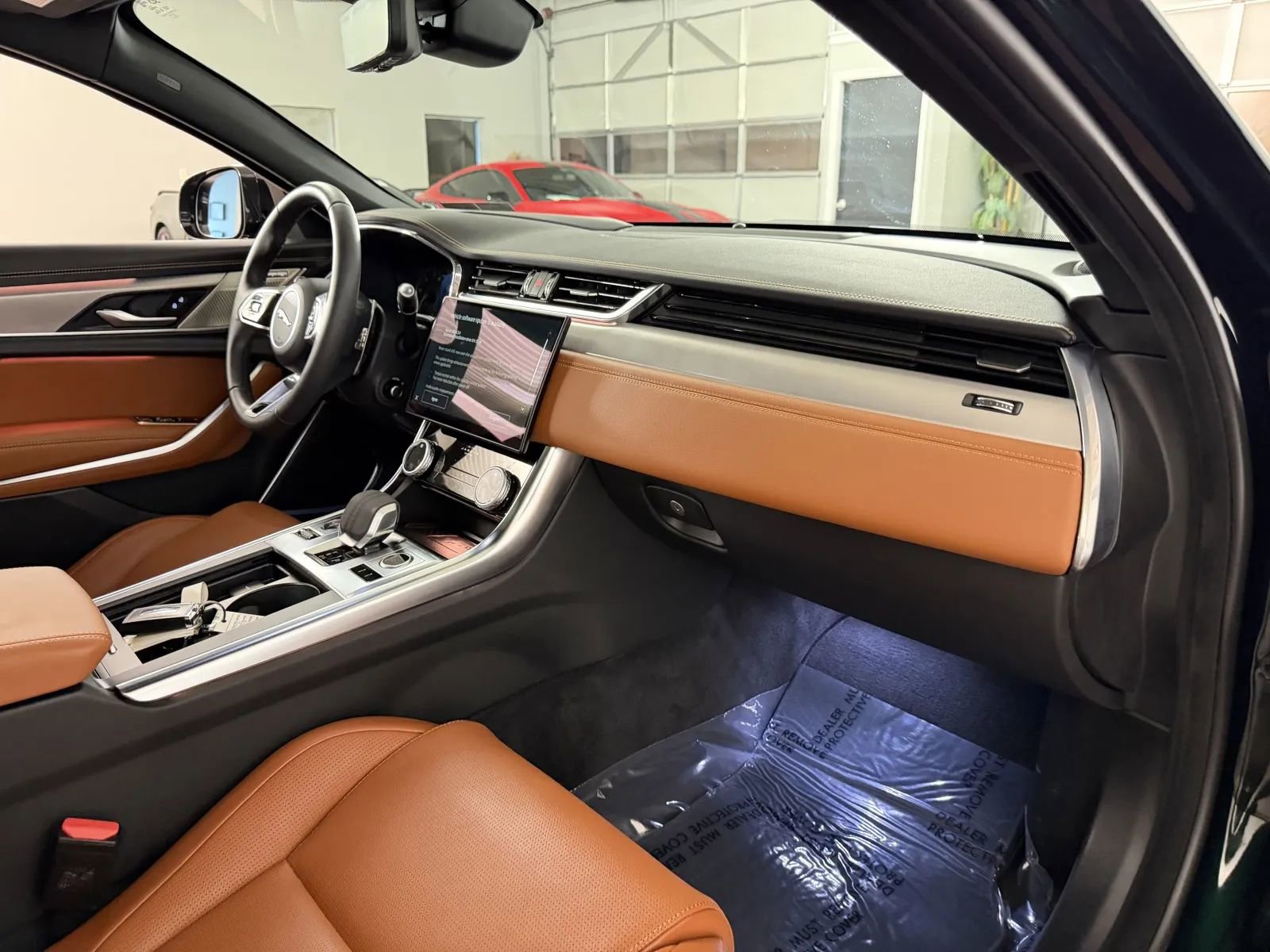 Used 2024 Jaguar XF R-Dynamic SE AWD/4WD image 43