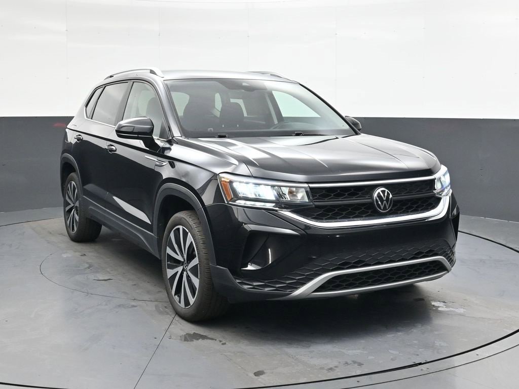 Used 2024 Volkswagen Taos SE video 1