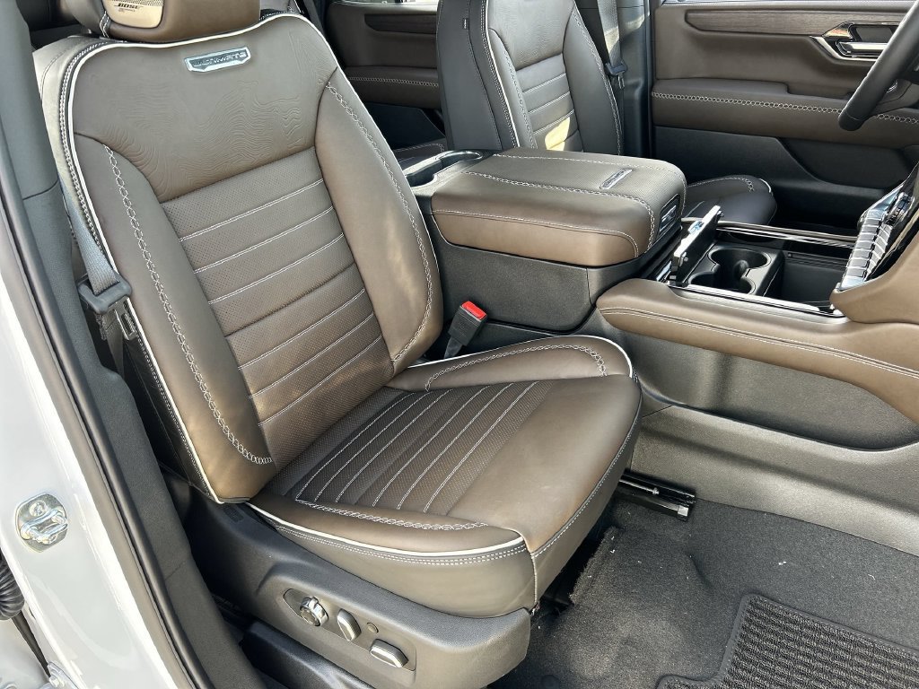 New 2026 GMC Yukon Denali Ultimate AWD/4WD image 29