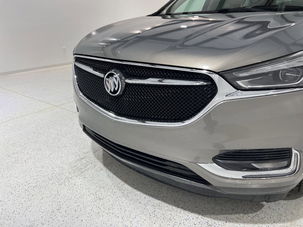 Used 2019 Buick Enclave Essence w/ LPO, Luxury Package image 26