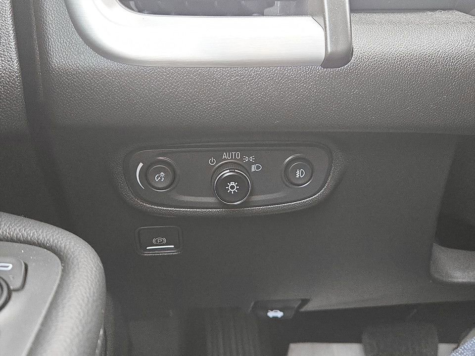 Used 2024 GMC Terrain SLT image 21