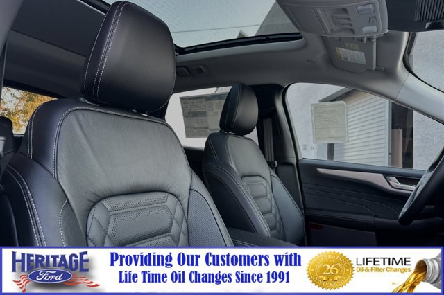 New 2024 Ford Escape SE w/ PHEV Premium Package FWD image 14