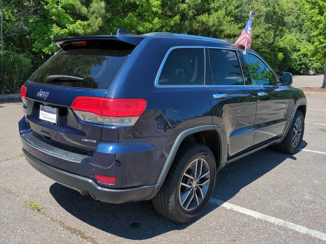 Used 2017 Jeep Grand Cherokee Limited AWD/4WD image 4